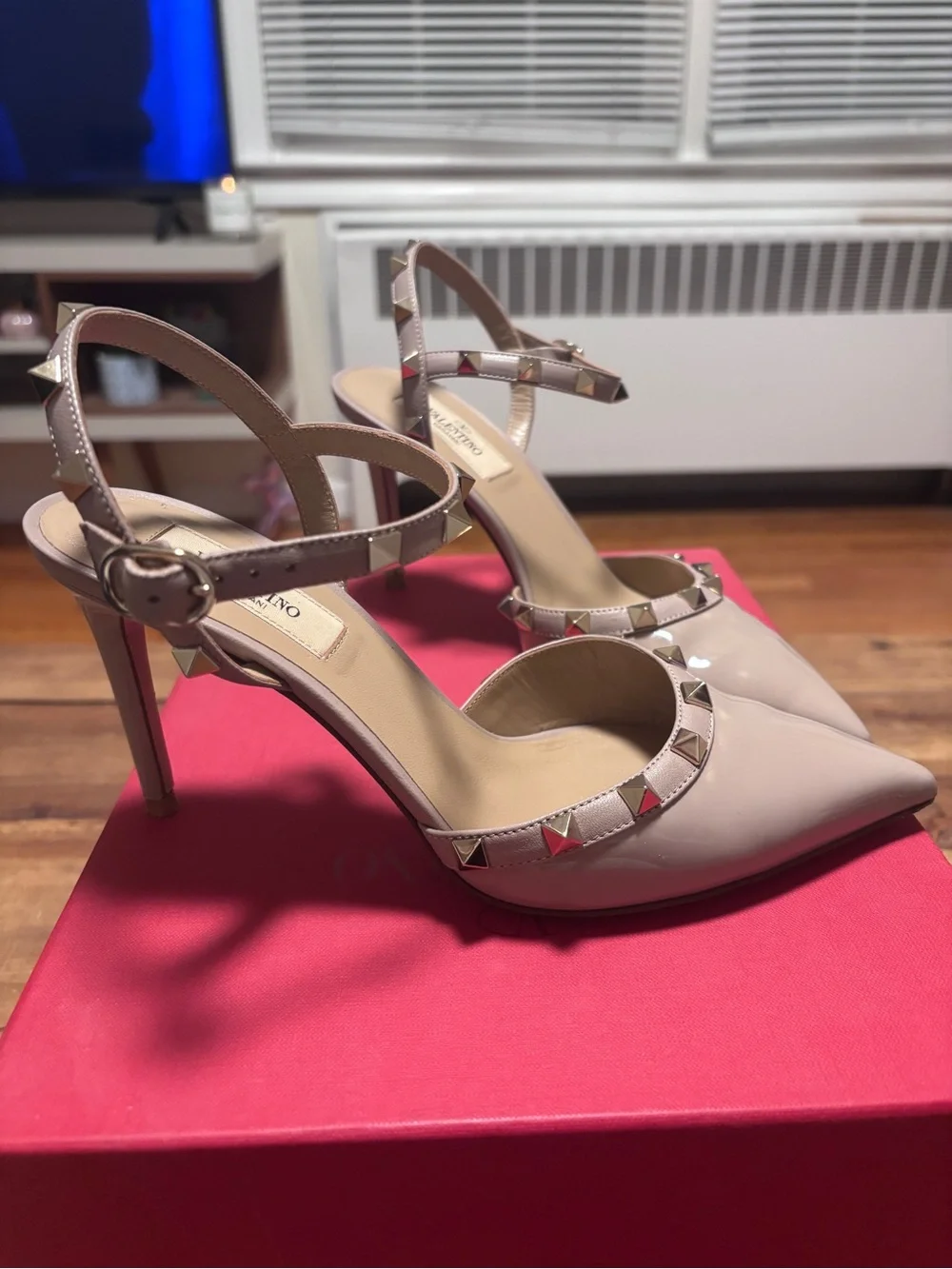 Valentino Garavani Blush Pink Rockstud Pointed-Toe Ankle-Strap Pumps - Picture 4 of 8